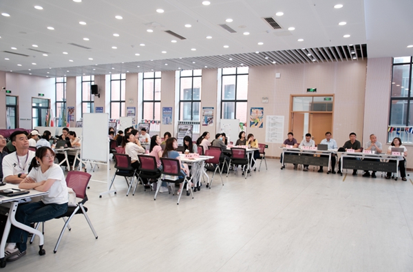 清华附中合肥学校召开基于学生发展的学校诊断论坛 (3).jpg