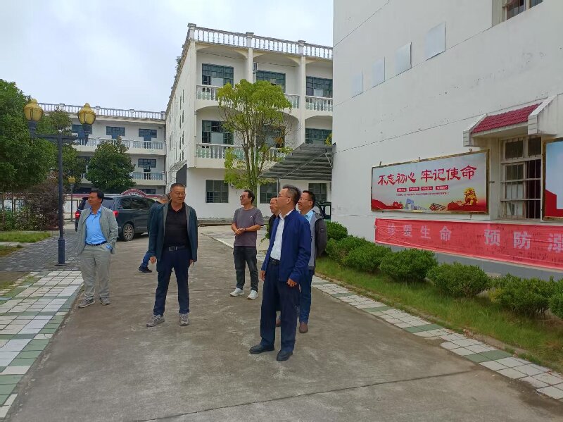 查看学校办学历史.jpg