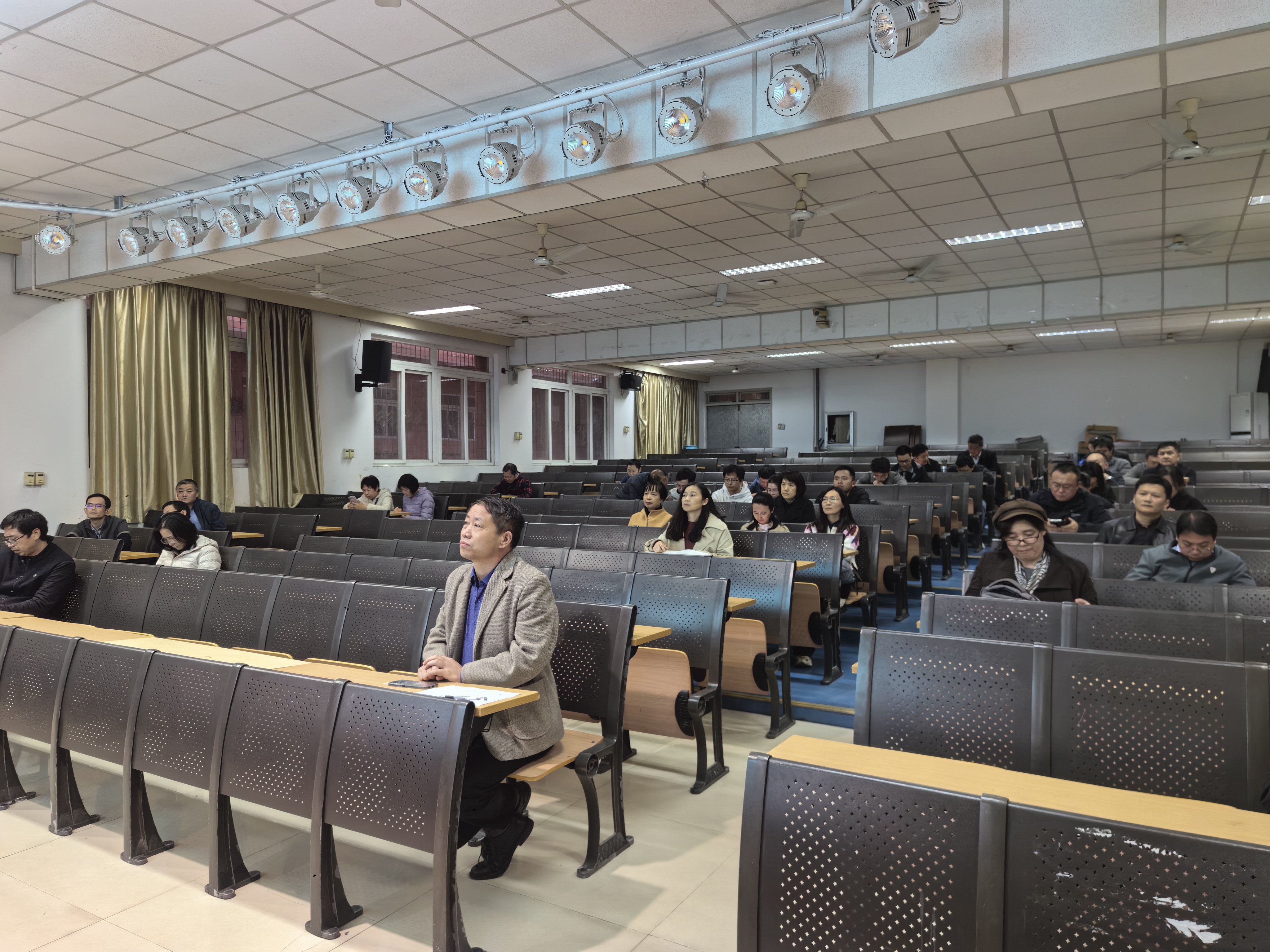 11.13-3亳州路校区分会场.jpg 11.13-3亳州路校区分会场.jpg